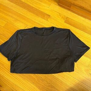 Lululemon’s wondermost nulu cropped short sleeve